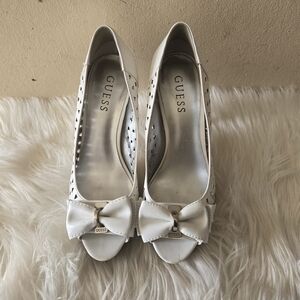 White Guess Bow Peep-Toe Heels Women's Shoes with Heels Size 7M